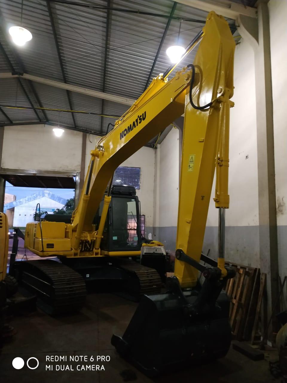 KOMATSU-PC200-VENDA1.jpeg